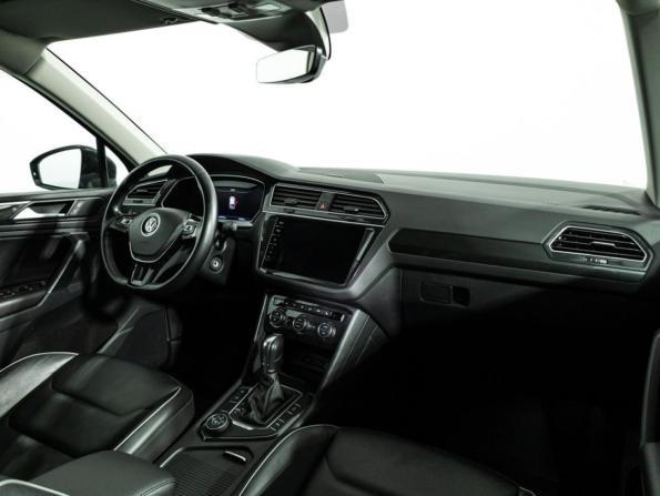 Volkswagen Tiguan II с пробегом 2018 года, цена 2 489 000 рублей, 103829 км, внедорожник, Автокод Объявления