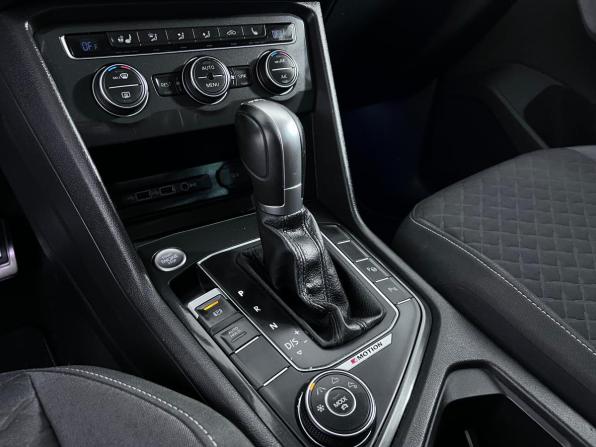 Volkswagen Tiguan II с пробегом 2018 года, цена 2 250 000 рублей, 121926 км, внедорожник, Автокод Объявления