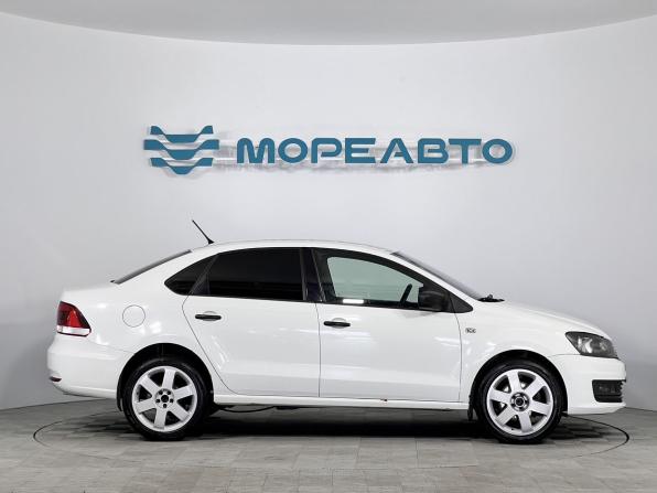 Volkswagen Polo V Рестайлинг с пробегом 2015 года, цена 740 000 рублей, 319094 км, седан, Автокод Объявления