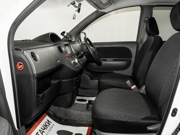 Toyota Sienta I Рестайлинг 2 с пробегом 2012 года, цена 825 000 рублей, 72863 км, компактвэн, Автокод Объявления