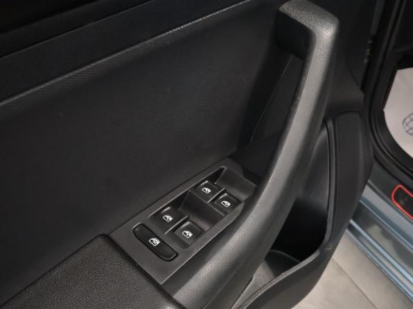 Volkswagen Polo VI с пробегом 2020 года, цена 1 368 100 рублей, 174925 км, лифтбек, Автокод Объявления