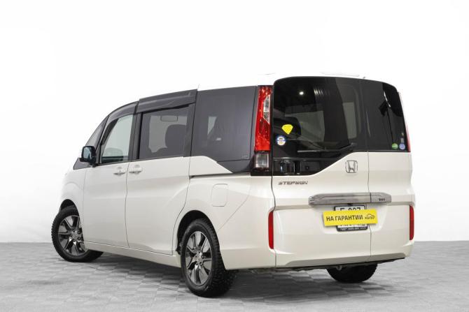 Honda Stepwgn V с пробегом 2016 года, цена 1 849 000 рублей, 91000 км, минивэн, Автокод Объявления
