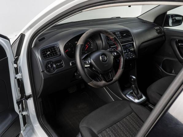 Volkswagen Polo V Рестайлинг с пробегом 2020 года, цена 1 195 000 рублей, 143858 км, седан, Автокод Объявления