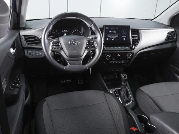 Hyundai Solaris II Рестайлинг с пробегом 2021 года, цена 1 650 000 рублей, 75223 км, седан, Автокод Объявления