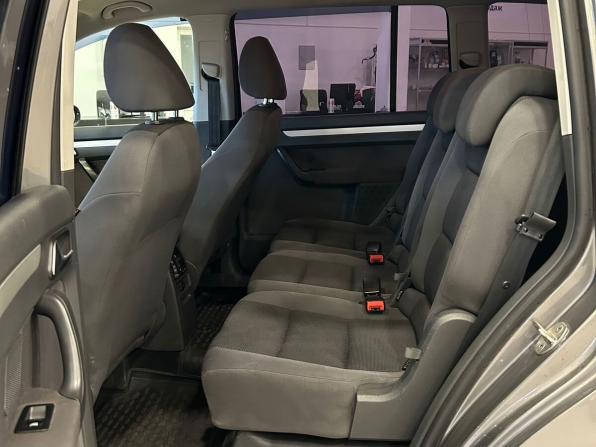 Volkswagen Touran I Рестайлинг 2 с пробегом 2010 года, цена 899 000 рублей, 10 км, компактвэн, Автокод Объявления
