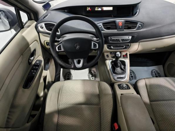 Renault Scenic III с пробегом 2011 года, цена 675 000 рублей, 297436 км, компактвэн, Автокод Объявления