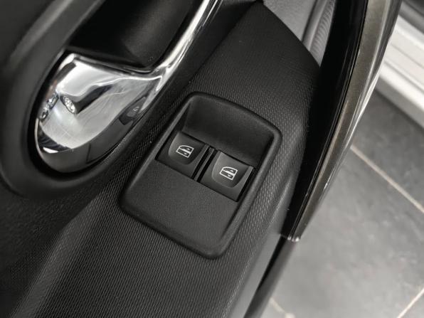 Renault Logan II Рестайлинг с пробегом 2022 года, цена 1 209 000 рублей, 63710 км, седан, Автокод Объявления