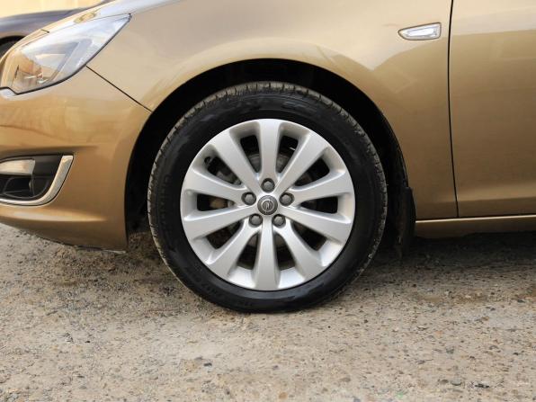 Opel Astra J Рестайлинг с пробегом 2013 года, цена 775 000 рублей, 188500 км, седан, Автокод Объявления