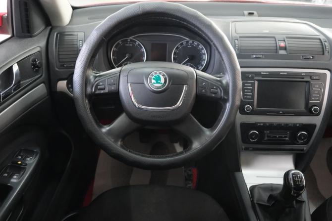 Skoda Octavia II (A5) Рестайлинг с пробегом 2012 года, цена 879 000 рублей, 254000 км, универсал, Автокод Объявления