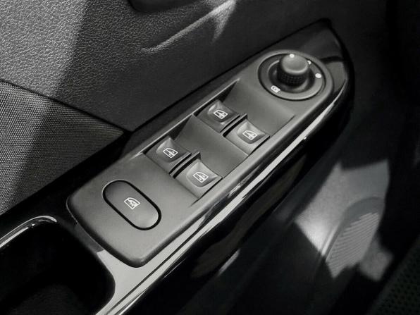 Renault Kaptur I с пробегом 2016 года, цена 1 220 000 рублей, 213372 км, внедорожник, Автокод Объявления
