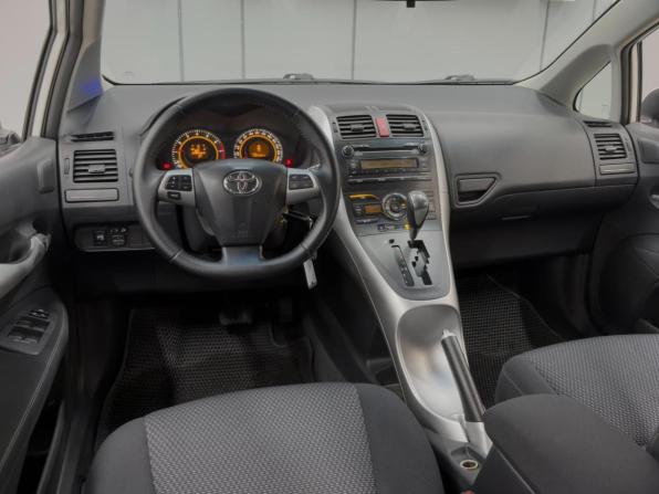 Toyota Auris I Рестайлинг с пробегом 2010 года, цена 1 050 000 рублей, 120126 км, хэтчбек, Автокод Объявления
