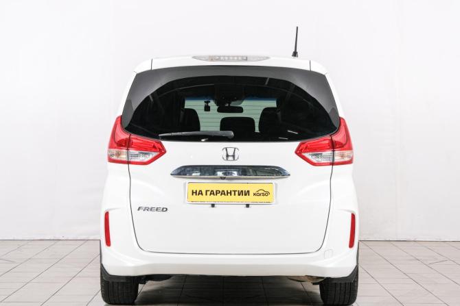 Honda Freed II с пробегом 2016 года, цена 1 699 000 рублей, 104105 км, компактвэн, Автокод Объявления