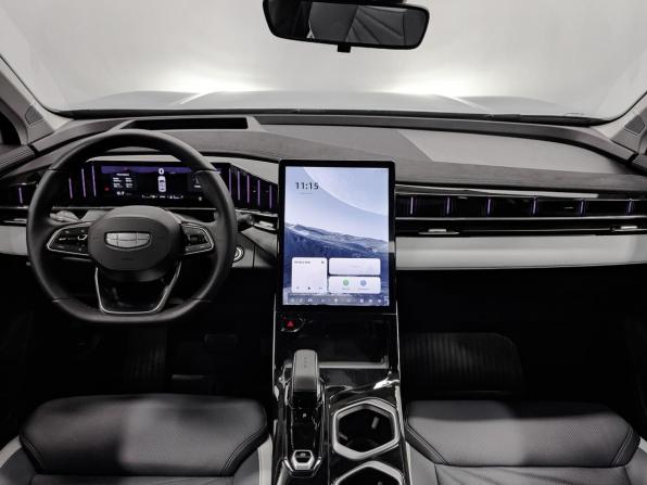 Geely Atlas II с пробегом 2024 года, цена 2 995 000 рублей, 16778 км, внедорожник, Автокод Объявления