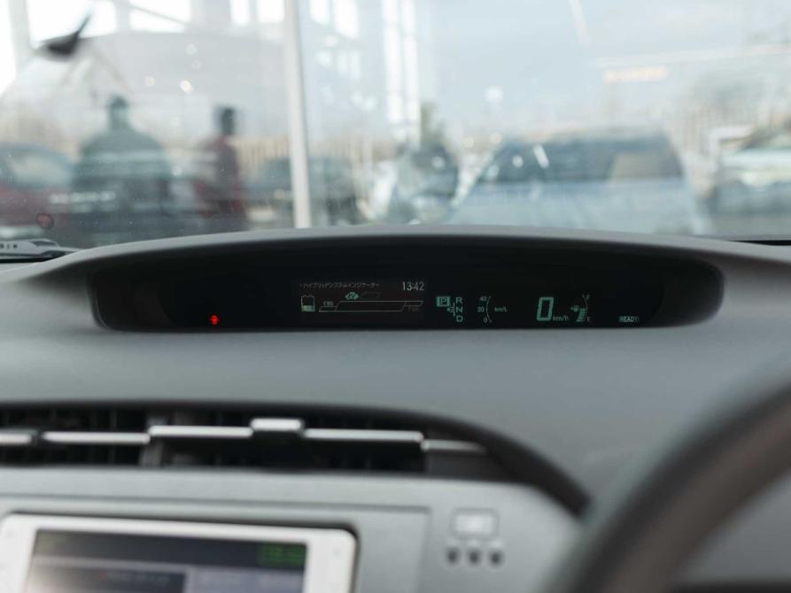 Toyota Prius III Рестайлинг (XW30) Новосибирск  - изображение 17
