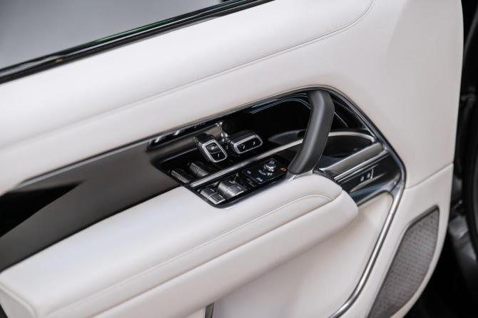 Новый Land Rover Range Rover V 2026 года, цена 23 700 000 рублей, внедорожник, Автокод Объявления