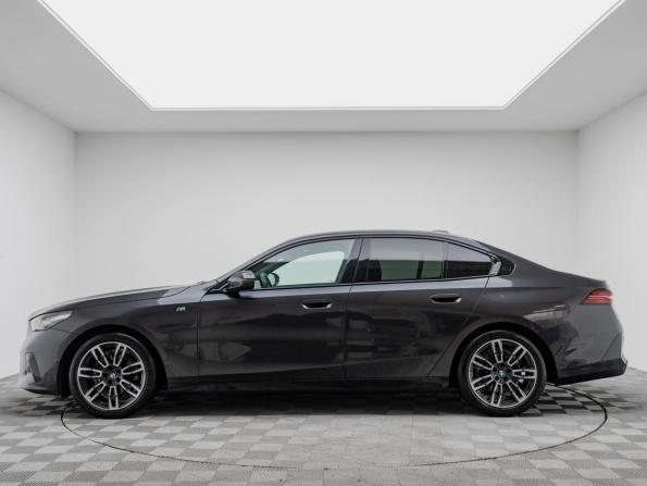 BMW 5 серии VIII (G60/G61/G68) с пробегом 2023 года, цена 7 800 000 рублей, 37655 км, седан, Автокод Объявления