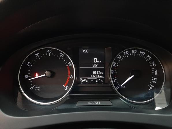 Skoda Rapid I с пробегом 2016 года, цена 1 109 000 рублей, 66885 км, лифтбек, Автокод Объявления