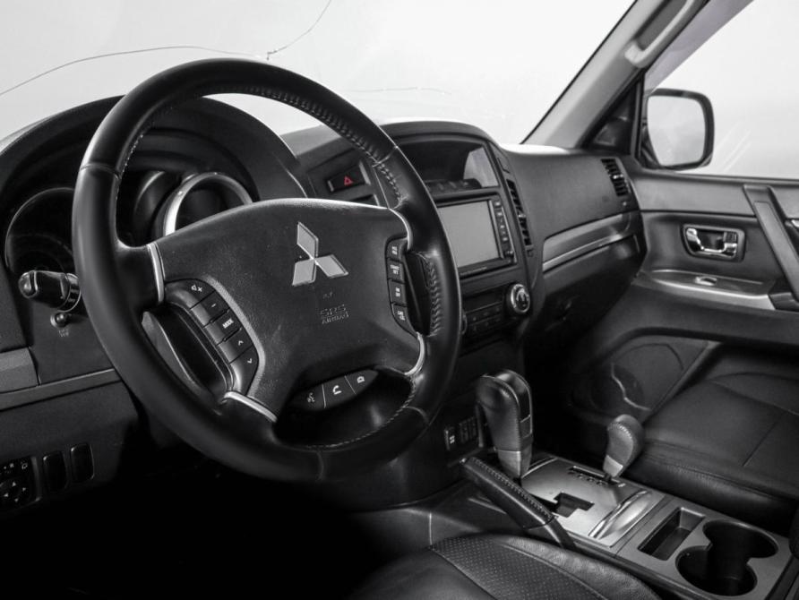 Mitsubishi Pajero IV Рестайлинг 1 Москва  - изображение 15