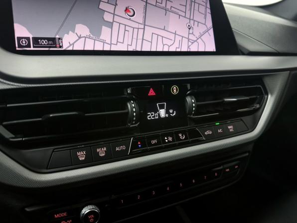 BMW 1 серии III (F40) с пробегом 2021 года, цена 2 400 000 рублей, 86485 км, хэтчбек, Автокод Объявления
