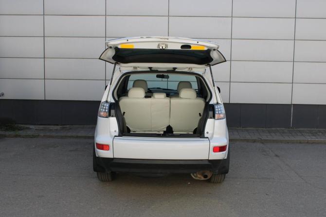 Mitsubishi Outlander II Рестайлинг с пробегом 2010 года, цена 850 000 рублей, 294893 км, внедорожник, Автокод Объявления