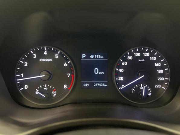 Hyundai Solaris II с пробегом 2017 года, цена 950 000 рублей, 267000 км, седан, Автокод Объявления