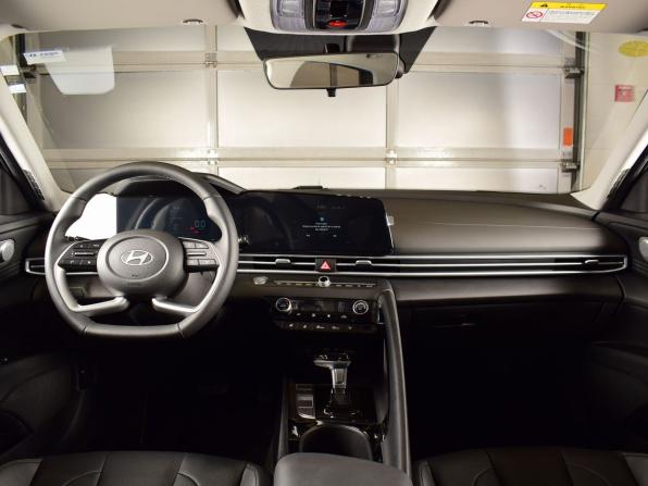 Hyundai Elantra VII (CN7) Рестайлинг с пробегом 2025 года, цена 2 499 995 рублей, 30 км, седан, Автокод Объявления