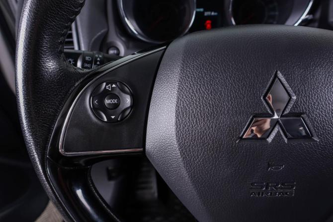 Mitsubishi ASX I Рестайлинг 2 с пробегом 2017 года, цена 1 799 000 рублей, 112000 км, внедорожник, Автокод Объявления