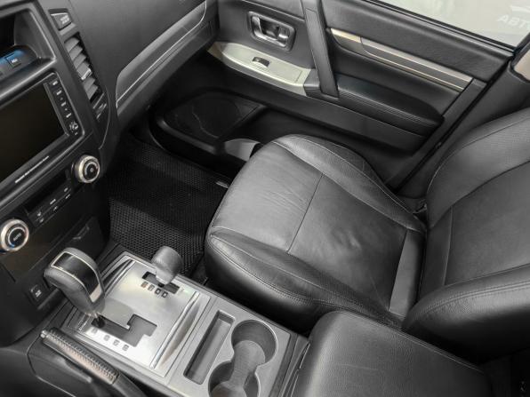 Mitsubishi Pajero IV Рестайлинг 1 с пробегом 2012 года, цена 2 050 000 рублей, 196250 км, внедорожник, Автокод Объявления