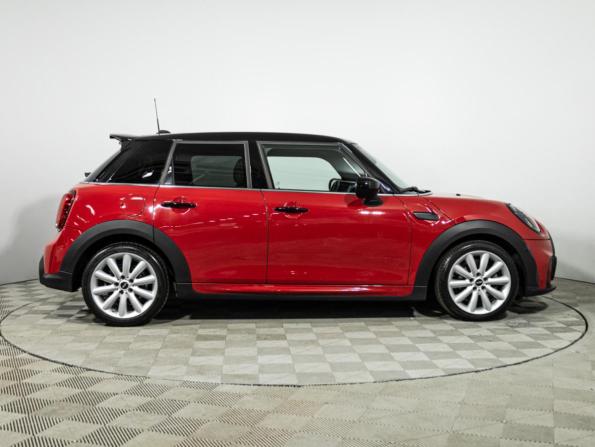 Mini Hatch III (F55/F56) Рестайлинг 2 с пробегом 2021 года, цена 2 649 700 рублей, 40838 км, хэтчбек, Автокод Объявления