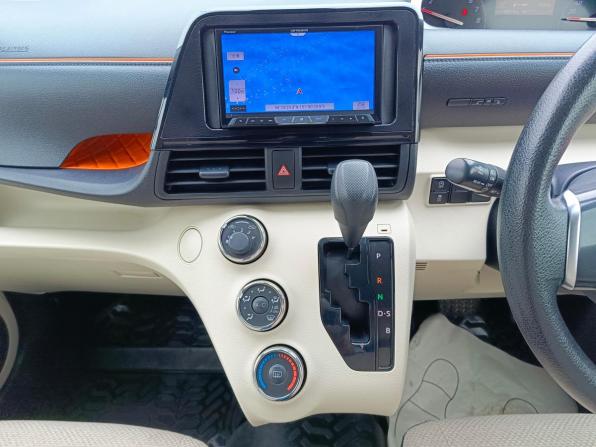 Toyota Sienta II с пробегом 2018 года, цена 1 349 995 рублей, 138484 км, минивэн, Автокод Объявления