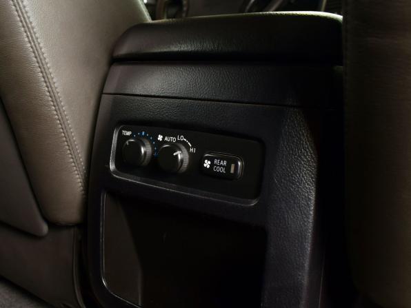 Toyota Land Cruiser Prado 120 Series Рестайлинг с пробегом 2008 года, цена 1 965 995 рублей, 318180 км, внедорожник, Автокод Объявления