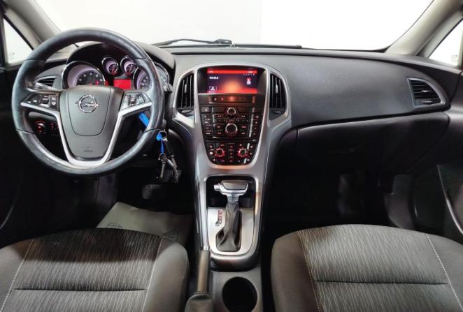 Opel Astra J Рестайлинг с пробегом 2014 года, цена 1 010 000 рублей, 136503 км, хэтчбек, Автокод Объявления