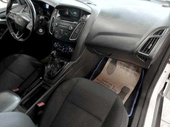 Ford Focus III Рестайлинг с пробегом 2015 года, цена 940 000 рублей, 133071 км, хэтчбек, Автокод Объявления