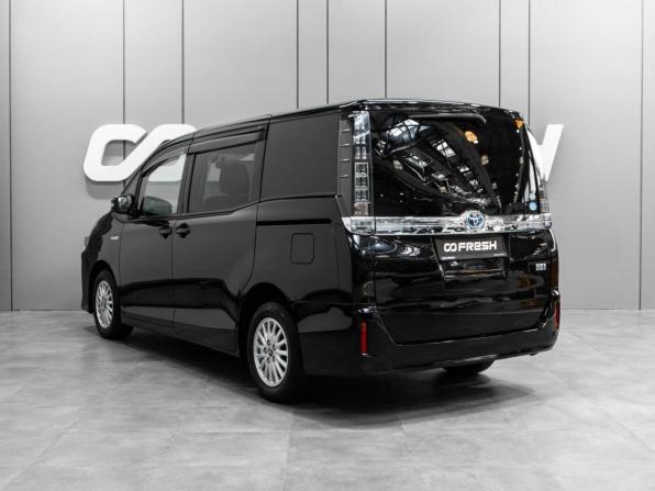 Toyota Voxy III (R80) с пробегом 2015 года, цена 1 749 000 рублей, 183459 км, минивэн, Автокод Объявления