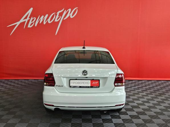 Volkswagen Polo V Рестайлинг с пробегом 2018 года, цена 1 185 000 рублей, 104000 км, седан, Автокод Объявления