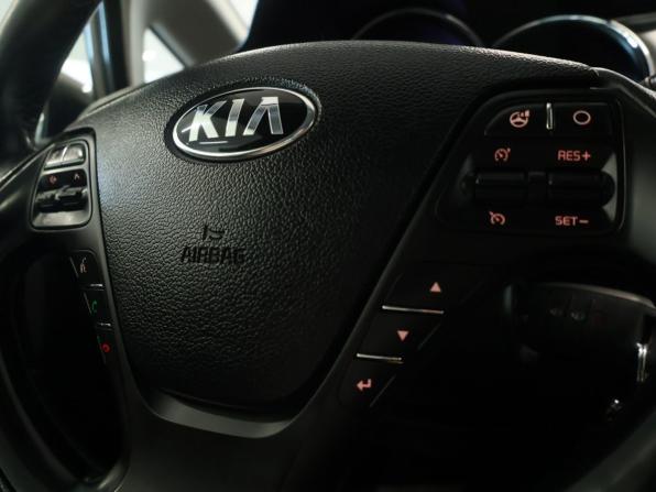 Kia Ceed II Рестайлинг с пробегом 2017 года, цена 997 000 рублей, 191026 км, универсал, Автокод Объявления