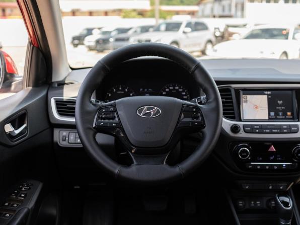 Hyundai Solaris II с пробегом 2017 года, цена 1 349 000 рублей, 165498 км, седан, Автокод Объявления