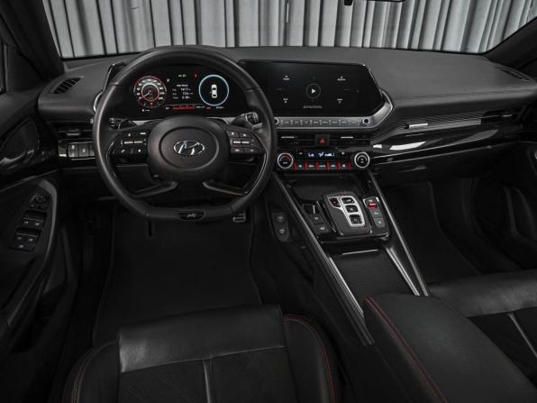 Hyundai Lafesta I Рестайлинг с пробегом 2023 года, цена 2 548 000 рублей, 54722 км, седан, Автокод Объявления