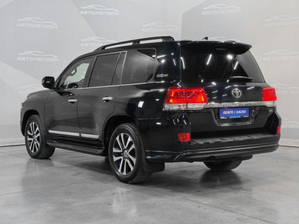 Toyota Land Cruiser 200 Series Рестайлинг 2 с пробегом 2018 года, цена 6 750 000 рублей, 157752 км, внедорожник, Автокод Объявления
