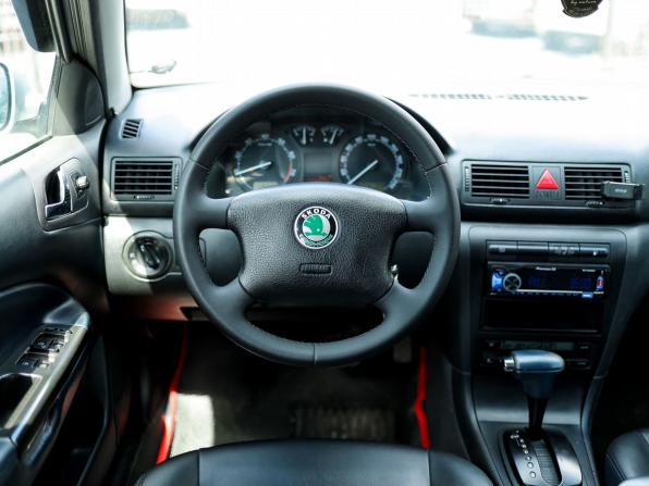 Skoda Octavia I (A4) Рестайлинг с пробегом 2001 года, цена 559 000 рублей, 242000 км, лифтбек, Автокод Объявления