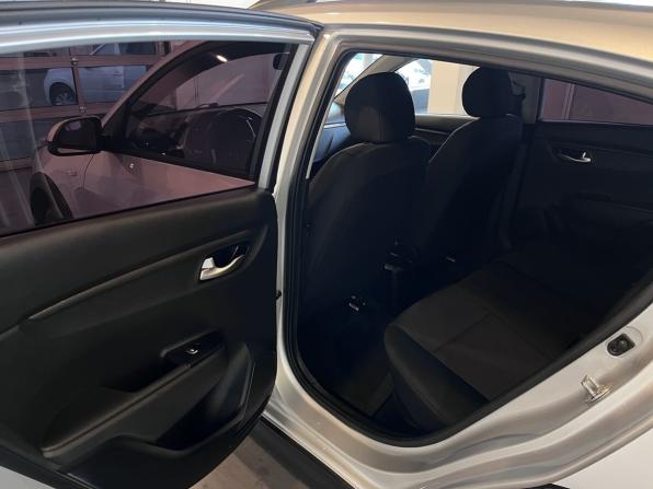 Kia Rio IV Рестайлинг с пробегом 2021 года, цена 1 395 000 рублей, 135838 км, хэтчбек, Автокод Объявления