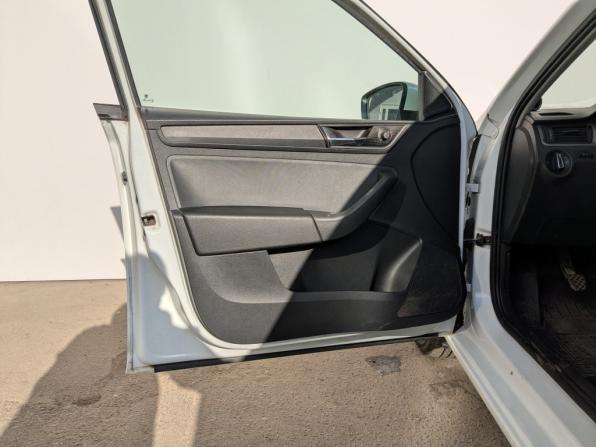 Skoda Rapid I Рестайлинг с пробегом 2019 года, цена 990 000 рублей, 122272 км, лифтбек, Автокод Объявления