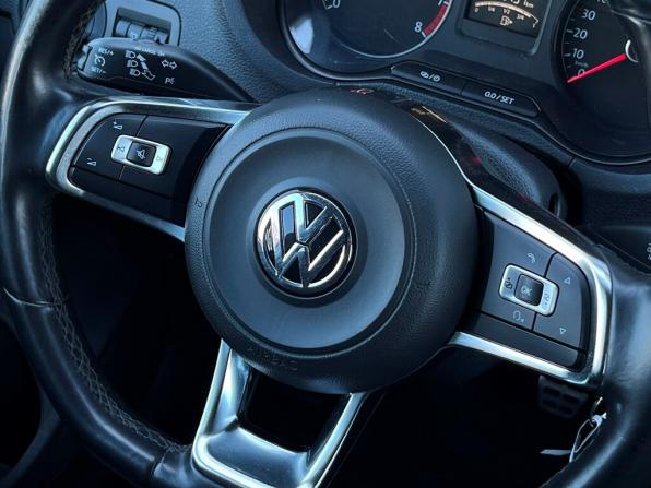 Volkswagen Polo V Рестайлинг с пробегом 2018 года, цена 1 068 700 рублей, 75131 км, седан, Автокод Объявления
