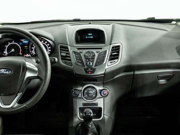 Ford Fiesta Mk6 Рестайлинг с пробегом 2017 года, цена 879 700 рублей, 93770 км, седан, Автокод Объявления