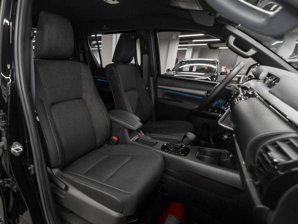 Toyota Hilux VIII Рестайлинг 2 с пробегом 2025 года, цена 6 900 000 рублей, 30 км, пикап, Автокод Объявления