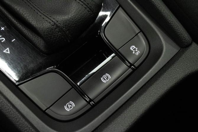 Skoda Karoq I с пробегом 2020 года, цена 2 299 000 рублей, 102571 км, внедорожник, Автокод Объявления