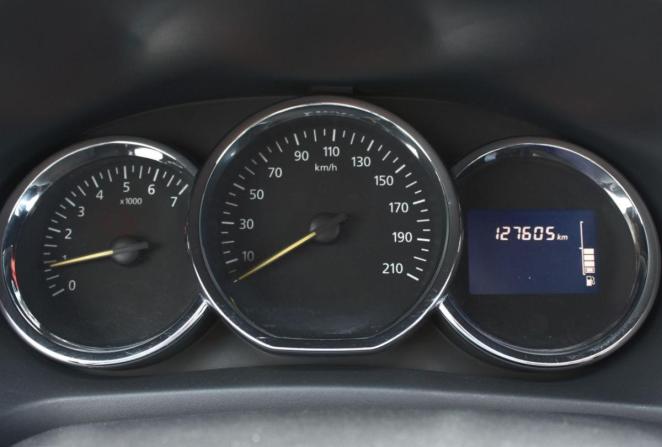 Renault Logan II с пробегом 2015 года, цена 650 000 рублей, 127605 км, седан, Автокод Объявления