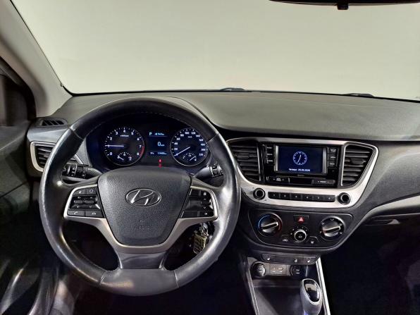 Hyundai Solaris II с пробегом 2017 года, цена 1 290 000 рублей, 119454 км, седан, Автокод Объявления