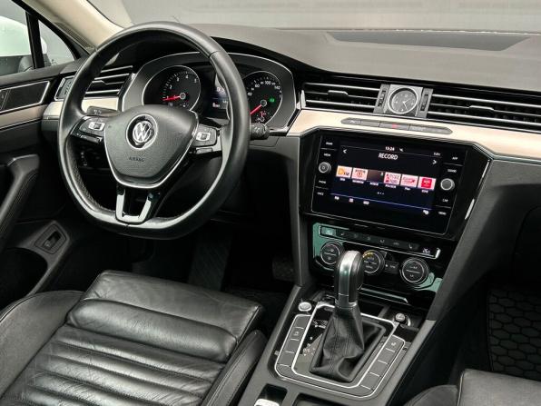 Volkswagen Passat B8 с пробегом 2018 года, цена 2 368 300 рублей, 95397 км, седан, Автокод Объявления