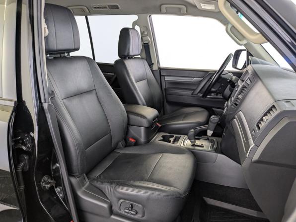 Mitsubishi Pajero IV Рестайлинг 2 с пробегом 2014 года, цена 2 450 000 рублей, 140494 км, внедорожник, Автокод Объявления